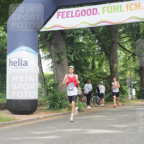 29.06.2025 - hella hamburg halbmarathon KatJ http://msf.ph/oto/8309708 29.06.2025 10:15:09 Zwischen KM18-KM19 1241 meine-sportfotos.de