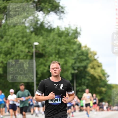 29.06.2025 - hella hamburg halbmarathon Dr. Thomas Lammeyer http://msf.ph/oto/8309747 29.06.2025 10:38:23 Kennedybrücke 1025, 1705, 1764, 1787, 2038, 2276, 2464, 2496, 2510, 2511, 2933, 3145, 3829, 4445, 4479, 4540, 4824, 4942, 5096, 5566, 5569, 5691, 6034, 6109, 6574, 6718, 6727, 7324, 7329, 7565, 7644, 8202, 8277, 8282, 9094, 9514, 9875, 10007, 10071, 10561, 10564, 11122, 11338, 11432 meine-sportfotos.de