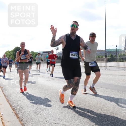 29.06.2025 - hella hamburg halbmarathon Lena Gebhardt http://msf.ph/oto/8309773 29.06.2025 09:59:46 Lombardsbrücke 10031, 13589, 1660, 15263, 11568, 1006, 1125, 1319, 1334, 1366, 1595, 1642, 1834, 1914, 1955, 2282, 2348, 2364, 2391, 2432, 2630, 2676, 2677, 2910, 3112, 3279, 3668, 3836, 4013, 4231, 4426, 4772, 4837, 5015, 5134, 5277, 5299, 5341, 5457, 5458, 5465, 5866, 6174, 6201, 6202, 6414, 6415, 6416, 6462, 6587, 7037, 7129, 7395, 7833, 8330, 8520, 8542, 8652, 8846, 8929, 9142, 9488, 9903, 9907, 9922, 9984, 10020, 10031, 11039, 11568, 11844 meine-sportfotos.de