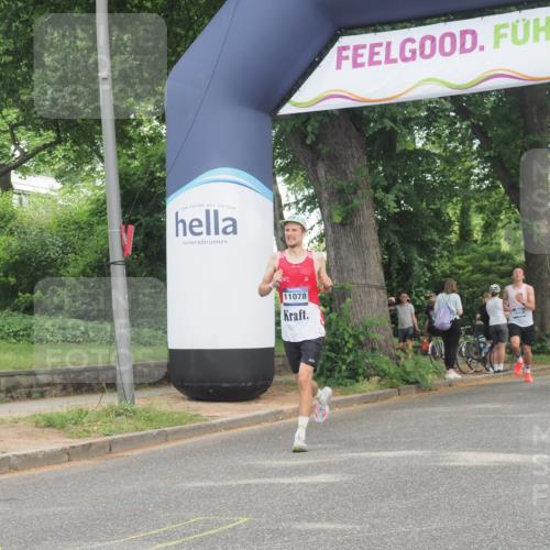 29.06.2025 - hella hamburg halbmarathon KatJ http://msf.ph/oto/8309794 29.06.2025 10:15:09 Zwischen KM18-KM19 1241 meine-sportfotos.de