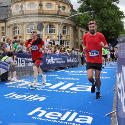 29.06.2025 - hella hamburg halbmarathon Strokosch-Dieckow http://msf.ph/oto/8309930 29.06.2025 10:56:49 Ziel 1955, 2282, 2378, 2741, 2759, 3836, 5418, 6835, 7716, 8825, 8996, 11043, 13816, 14369, 14461, 15097, 15134, 15431, 15712, 16008, 16009, 16043, 16121, 16620, 16679, 17133, 18634 meine-sportfotos.de