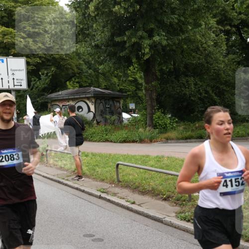 29.06.2025 - hella hamburg halbmarathon Yannick Fuchs http://msf.ph/oto/8309982 29.06.2025 10:50:33 20KM 1583, 1955, 2083, 2741, 3413, 3836, 4152, 5418, 5492, 5570, 6399, 6416, 6835, 7037, 7547, 7716, 8393, 8542, 8652, 8669, 8825, 8968, 8996, 9246, 9488, 9727, 9884, 9903, 9907, 9934, 10084, 10093, 10665, 11083, 11212, 12014, 12348, 12440, 12523, 12590, 12712, 13394, 13666, 13691, 13750, 14139, 14408, 14588, 14678, 14867, 15097, 15407, 15431, 15695, 16121, 16257, 16261, 16620, 16634, 16679, 17268, 17660, 17993, 18208, 18652, 18719, 18867, 18899, 19091 meine-sportfotos.de