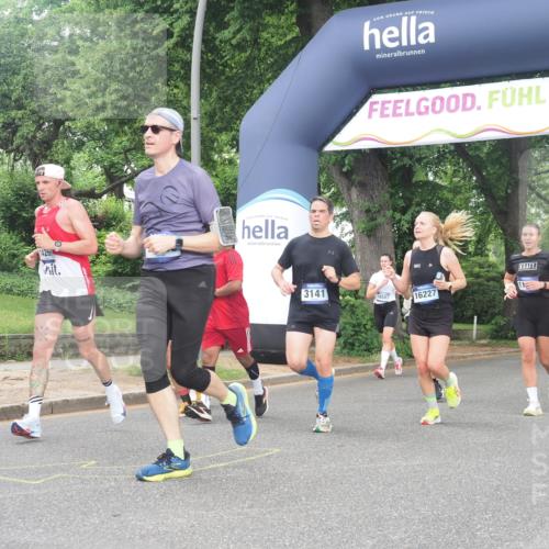 29.06.2025 - hella hamburg halbmarathon KatJ http://msf.ph/oto/8310015 29.06.2025 10:44:32 Zwischen KM18-KM19 1239, 1387, 2656, 3141, 4579, 6592 meine-sportfotos.de