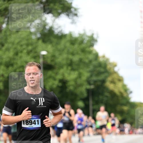 29.06.2025 - hella hamburg halbmarathon Dr. Thomas Lammeyer http://msf.ph/oto/8310044 29.06.2025 10:38:24 Kennedybrücke 1025, 1705, 1764, 1787, 2038, 2276, 2464, 2496, 2510, 2511, 2933, 3145, 3829, 4445, 4479, 4540, 4942, 5096, 5566, 5569, 5691, 6034, 6109, 6574, 6718, 6727, 7324, 7329, 7565, 7644, 8202, 8277, 8282, 9094, 9514, 10007, 10071, 10561, 10564, 11122, 11338, 11432 meine-sportfotos.de