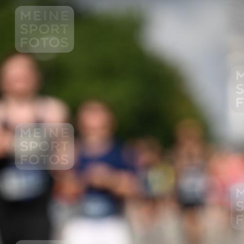 29.06.2025 - hella hamburg halbmarathon Dr. Thomas Lammeyer http://msf.ph/oto/8310077 29.06.2025 09:54:46 Kennedybrücke 1136, 1256, 1441, 1677, 1912, 1941, 1962, 2579, 2972, 3056, 3523, 3700, 3947, 4759, 4843, 4854, 4865, 4888, 4889, 5087, 5275, 5375, 6593, 6639, 6721, 6901, 7116, 7284, 7378, 7635, 7693, 8122, 8319, 8966, 9262, 9313, 9371, 9380, 9755, 9833, 9885, 10193, 10415, 10469 meine-sportfotos.de