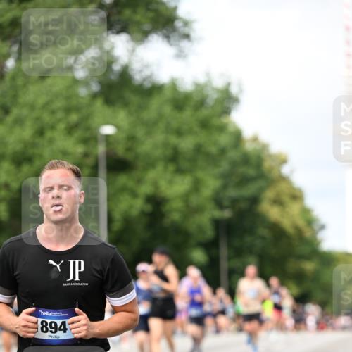 29.06.2025 - hella hamburg halbmarathon Dr. Thomas Lammeyer http://msf.ph/oto/8310109 29.06.2025 10:38:24 Kennedybrücke 1025, 1705, 1764, 1787, 2038, 2276, 2464, 2496, 2510, 2511, 2933, 3145, 3829, 4445, 4479, 4540, 4942, 5096, 5566, 5569, 5691, 6034, 6109, 6574, 6718, 6727, 7324, 7329, 7565, 7644, 8202, 8277, 8282, 9094, 9514, 10007, 10071, 10561, 10564, 11122, 11338, 11432 meine-sportfotos.de