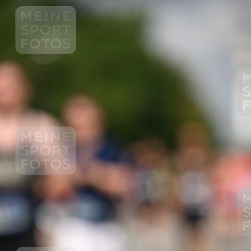 29.06.2025 - hella hamburg halbmarathon Dr. Thomas Lammeyer http://msf.ph/oto/8310135 29.06.2025 09:54:46 Kennedybrücke 1136, 1256, 1441, 1677, 1912, 1941, 1962, 2579, 2972, 3056, 3523, 3700, 3947, 4759, 4843, 4854, 4865, 4888, 4889, 5087, 5275, 5375, 6593, 6639, 6721, 6901, 7116, 7284, 7378, 7635, 7693, 8122, 8319, 8966, 9262, 9313, 9371, 9380, 9755, 9833, 9885, 10193, 10415, 10469 meine-sportfotos.de