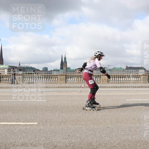 29.06.2025 - hella hamburg halbmarathon Lena Gebhardt http://msf.ph/oto/8310223 29.06.2025 09:06:49 Lombardsbrücke 117 meine-sportfotos.de
