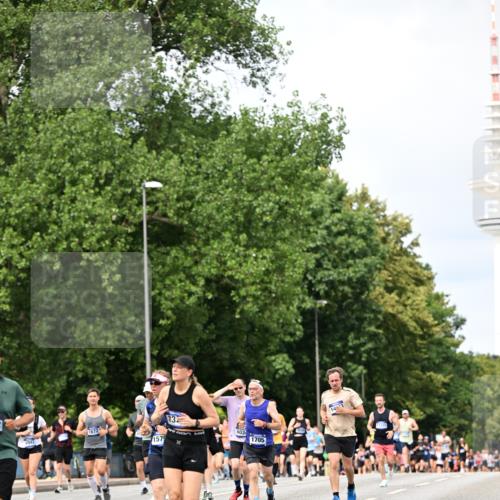 29.06.2025 - hella hamburg halbmarathon Dr. Thomas Lammeyer http://msf.ph/oto/8310386 29.06.2025 10:38:25 Kennedybrücke 1025, 1705, 1764, 1787, 2038, 2276, 2464, 2496, 2510, 2511, 2933, 3145, 3829, 4445, 4479, 4540, 4942, 5096, 5566, 5569, 5609, 5691, 6034, 6109, 6574, 6718, 6727, 7324, 7329, 7644, 8202, 8277, 8282, 9094, 9514, 10007, 10071, 10561, 10564, 11122, 11338, 11432 meine-sportfotos.de