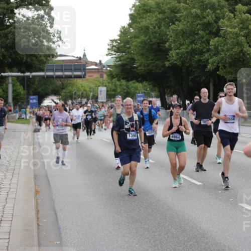 29.06.2025 - hella hamburg halbmarathon Jannik Wohlers http://msf.ph/oto/8310503 29.06.2025 10:38:27 Lombardsbrücke 56, 1232, 1390, 1451, 2524, 2534, 2693, 3307, 3726, 3927, 4257, 4259, 4260, 4316, 4320, 4964, 5913, 6062, 6875, 7263, 7849, 8367, 8583, 8747, 8783, 9455, 9708, 10554, 10604, 11059, 11635, 12028, 12072, 12075, 12722, 13060, 14557, 14558, 14856, 15755, 16181, 16346, 16388, 17333, 18050, 18504 meine-sportfotos.de