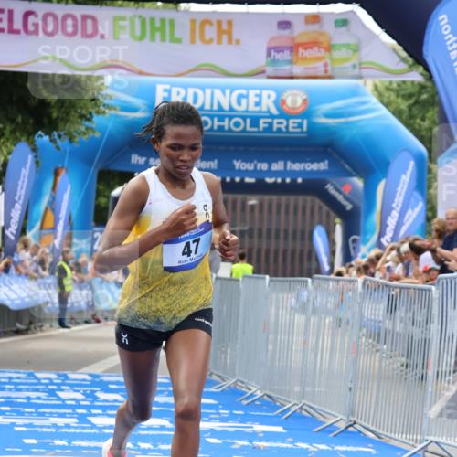 29.06.2025 - hella hamburg halbmarathon Strokosch-Dieckow http://msf.ph/oto/8310575 29.06.2025 10:12:18 Ziel 39, 47 meine-sportfotos.de
