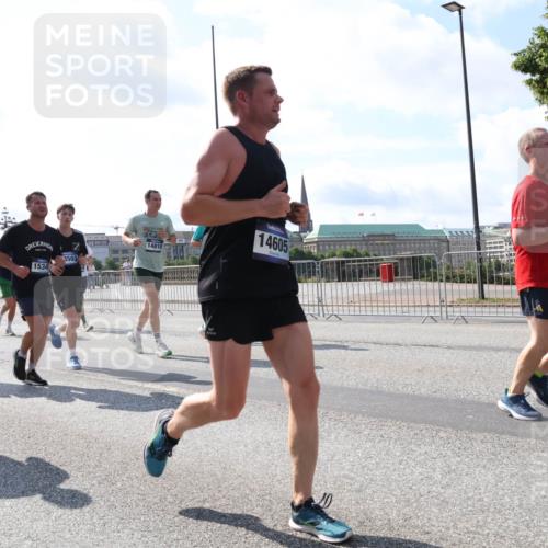 29.06.2025 - hella hamburg halbmarathon Lena Gebhardt http://msf.ph/oto/8310650 29.06.2025 09:59:49 Lombardsbrücke 13589, 5277, 1534, 3503, 14818, 14605, 833, 1006, 1125, 1264, 1319, 1334, 1366, 1595, 1642, 1834, 1914, 1955, 2099, 2282, 2348, 2364, 2391, 2432, 2582, 2584, 2630, 2676, 2677, 2910, 3279, 3668, 3836, 4013, 4231, 4426, 4772, 4796, 4837, 5015, 5134, 5277, 5299, 5341, 5465, 6174, 6201, 6202, 6414, 6415, 6416, 6462, 6581, 6587, 7037, 7833, 8330, 8520, 8542, 8652, 8846, 8929, 9142, 9488, 9903, 9907, 9922, 9984, 10020, 10031, 11039, 11568, 11844 meine-sportfotos.de