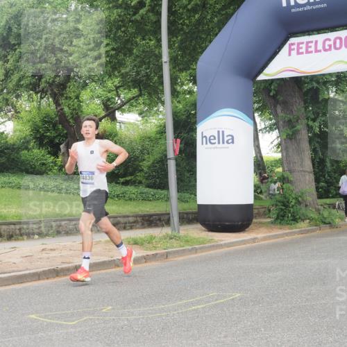 29.06.2025 - hella hamburg halbmarathon KatJ http://msf.ph/oto/8310683 29.06.2025 10:15:13 Zwischen KM18-KM19  meine-sportfotos.de