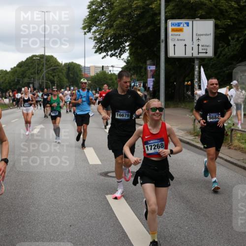 29.06.2025 - hella hamburg halbmarathon Yannick Fuchs http://msf.ph/oto/8310689 29.06.2025 10:50:34 20KM 1583, 1955, 2083, 2741, 3413, 3836, 4152, 5418, 5492, 5570, 6399, 6416, 6835, 7037, 7547, 7716, 8393, 8542, 8652, 8669, 8825, 8968, 9246, 9488, 9727, 9884, 9907, 9934, 10093, 10665, 11083, 11212, 12014, 12348, 12440, 12523, 12590, 12712, 13394, 13666, 13691, 13750, 14139, 14408, 14588, 14678, 14867, 15097, 15407, 15431, 15695, 15712, 16121, 16257, 16261, 16620, 16634, 16679, 17268, 17660, 17993, 18208, 18652, 18719, 18867, 18899, 19091 meine-sportfotos.de