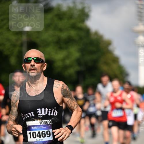 29.06.2025 - hella hamburg halbmarathon Dr. Thomas Lammeyer http://msf.ph/oto/8310702 29.06.2025 09:54:48 Kennedybrücke 1136, 1256, 1677, 1912, 1941, 1962, 2579, 2972, 3523, 3700, 3947, 4759, 4843, 4854, 4865, 4888, 4889, 5087, 5275, 5375, 6593, 6639, 6721, 6901, 7116, 7284, 7378, 7635, 7693, 8122, 8319, 8966, 9262, 9313, 9371, 9380, 9755, 9833, 9885, 10193, 10415, 10469 meine-sportfotos.de