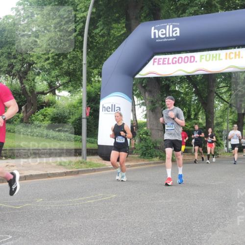 29.06.2025 - hella hamburg halbmarathon KatJ http://msf.ph/oto/8310709 29.06.2025 10:44:37 Zwischen KM18-KM19 1239, 3141, 4579, 6592, 8322 meine-sportfotos.de