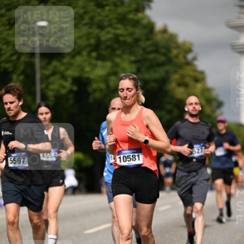 29.06.2025 - hella hamburg halbmarathon Dr. Thomas Lammeyer http://msf.ph/oto/8310726 29.06.2025 10:17:08 Kennedybrücke 1007, 1020, 1051, 1328, 1859, 2961, 3218, 3729, 4187, 4554, 4950, 5597, 5598, 7346, 7873, 8115, 8279, 8913, 9527, 10581 meine-sportfotos.de
