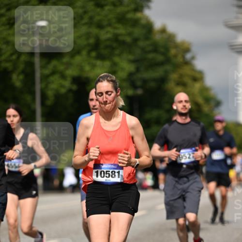 29.06.2025 - hella hamburg halbmarathon Dr. Thomas Lammeyer http://msf.ph/oto/8310903 29.06.2025 10:17:08 Kennedybrücke 1007, 1020, 1051, 1328, 1859, 2961, 3218, 3729, 4187, 4554, 4950, 5597, 5598, 7346, 7873, 8115, 8279, 8913, 9527, 10581 meine-sportfotos.de