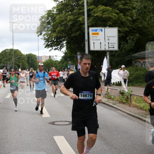 29.06.2025 - hella hamburg halbmarathon Yannick Fuchs http://msf.ph/oto/8310942 29.06.2025 10:50:35 20KM 1583, 1955, 2083, 2741, 3413, 3836, 4152, 5418, 5492, 5570, 6399, 6416, 6835, 7037, 7547, 7716, 8393, 8542, 8652, 8669, 8825, 8968, 9246, 9488, 9727, 9884, 9907, 9934, 10093, 10665, 11083, 11212, 12014, 12348, 12440, 12523, 12590, 12712, 13394, 13666, 13691, 13750, 14139, 14408, 14588, 14678, 14867, 15097, 15407, 15431, 15695, 15712, 16121, 16257, 16261, 16620, 16634, 16679, 17268, 17660, 17993, 18208, 18652, 18719, 18867, 18899, 19091 meine-sportfotos.de