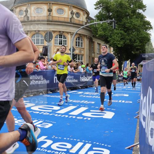 29.06.2025 - hella hamburg halbmarathon Strokosch-Dieckow http://msf.ph/oto/8310997 29.06.2025 10:57:00 Ziel 1485, 2282, 2759, 4261, 4299, 5033, 8669, 11043, 11143, 11212, 11638, 13691, 14408, 14588, 14678, 15097, 16470, 16620, 16909, 17617, 18208, 18719, 19091 meine-sportfotos.de