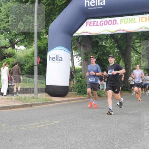 29.06.2025 - hella hamburg halbmarathon KatJ http://msf.ph/oto/8311001 29.06.2025 10:44:42 Zwischen KM18-KM19 2711, 7082, 7833, 8322 meine-sportfotos.de