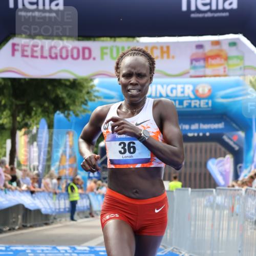 29.06.2025 - hella hamburg halbmarathon Strokosch-Dieckow http://msf.ph/oto/8311015 29.06.2025 10:11:56 Ziel 36 meine-sportfotos.de