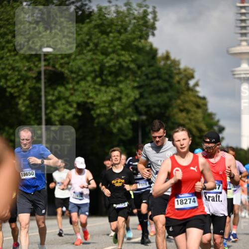 29.06.2025 - hella hamburg halbmarathon Dr. Thomas Lammeyer http://msf.ph/oto/8311120 29.06.2025 09:54:49 Kennedybrücke 1136, 1256, 1677, 1912, 1941, 1962, 2579, 2972, 3523, 3700, 3947, 4759, 4843, 4854, 4865, 4888, 4889, 5087, 5275, 5375, 6593, 6639, 6721, 6901, 7116, 7284, 7378, 7635, 7693, 8122, 8319, 8966, 9262, 9313, 9371, 9380, 9755, 9833, 9885, 10193, 10415, 10469 meine-sportfotos.de