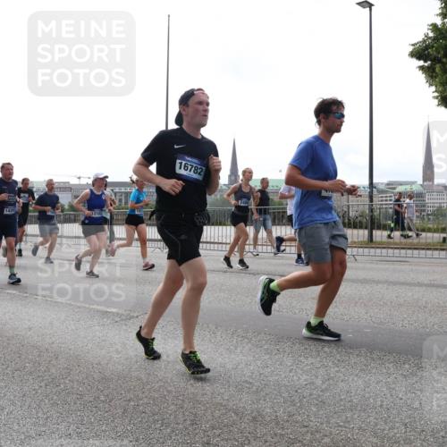 29.06.2025 - hella hamburg halbmarathon Lena Gebhardt http://msf.ph/oto/8311230 29.06.2025 10:37:18 Lombardsbrücke 4347, 2103, 16782, 2480, 1022, 1118, 1253, 1276, 1337, 1339, 1488, 1490, 1597, 1819, 1952, 1954, 2016, 2031, 2072, 2104, 2272, 2480, 2486, 2552, 2640, 3127, 3165, 3633, 3714, 3873, 3895, 4097, 4347, 4733, 5146, 5171, 5186, 5224, 5538, 5560, 5640, 5786, 5790, 5940, 6172, 6359, 6584, 6804, 6821, 6955, 7085, 7124, 7202, 7235, 7544, 7707, 7773, 7777, 7823, 8007, 8257, 8258, 8315, 8758, 8811, 8843, 8936, 8937, 9054, 9055, 9524, 12123 meine-sportfotos.de