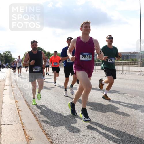 29.06.2025 - hella hamburg halbmarathon Lena Gebhardt http://msf.ph/oto/8311256 29.06.2025 09:47:09 Lombardsbrücke 6032, 16177, 19, 2836, 7831, 1002, 1053, 1396, 1407, 1411, 1577, 1910, 1959, 2121, 2228, 2243, 2563, 2774, 2836, 3005, 3783, 3790, 3935, 4246, 4740, 5152, 5193, 5660, 5961, 6032, 6305, 6473, 6683, 6915, 7080, 7466, 7622, 7628, 7831, 7867, 7972, 8312, 8323, 8366, 9376, 9508, 9519, 10477, 10771, 10927, 11055, 11370, 11806, 11898, 12137, 12204, 12447, 12899, 13148, 13199, 13493, 13494, 13729, 13771, 13972, 13991, 14069, 14310, 14385 meine-sportfotos.de