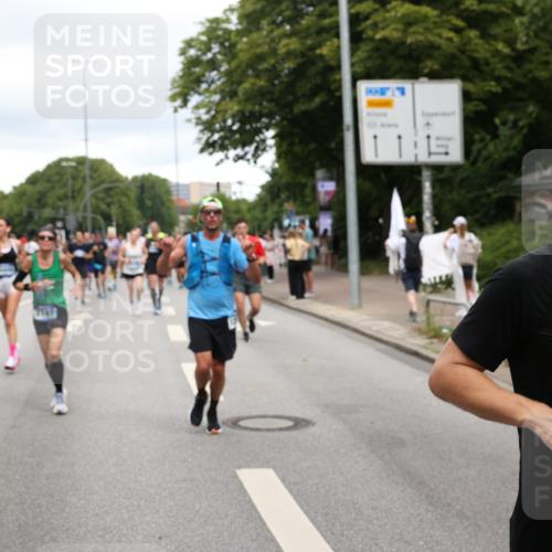 29.06.2025 - hella hamburg halbmarathon Yannick Fuchs http://msf.ph/oto/8311257 29.06.2025 10:50:35 20KM 1583, 1955, 2083, 2741, 3413, 3836, 4152, 5418, 5492, 5570, 6399, 6416, 6835, 7037, 7547, 7716, 8393, 8542, 8652, 8669, 8825, 8968, 9246, 9488, 9727, 9884, 9907, 9934, 10093, 10665, 11083, 11212, 12014, 12348, 12440, 12523, 12590, 12712, 13394, 13666, 13691, 13750, 14139, 14408, 14588, 14678, 14867, 15097, 15407, 15431, 15695, 15712, 16121, 16257, 16261, 16620, 16634, 16679, 17268, 17660, 17993, 18208, 18652, 18719, 18867, 18899, 19091 meine-sportfotos.de