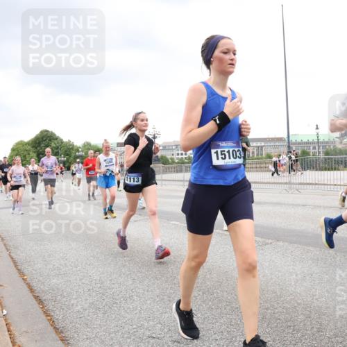 29.06.2025 - hella hamburg halbmarathon Lena Gebhardt http://msf.ph/oto/8311324 29.06.2025 10:56:30 Lombardsbrücke 18247, 2915, 5580, 1113, 15103, 12295, 1047, 1113, 1738, 1909, 2095, 2143, 2307, 2887, 2915, 2991, 3257, 3438, 3516, 3517, 3520, 3614, 3675, 3676, 3953, 3987, 4083, 4094, 4118, 4354, 4773, 4836, 5237, 5438, 5580, 5693, 5757, 5911, 5944, 6348, 6349, 6494, 6690, 6968, 7025, 7028, 7090, 7307, 7616, 7711, 8005, 8108, 8150, 8305, 8517, 8606, 8766, 8939, 8943, 9172, 9210, 9383, 9435, 9606, 9838, 9910, 9948, 9953, 10555, 10569, 10571, 10740, 10784, 10987 meine-sportfotos.de