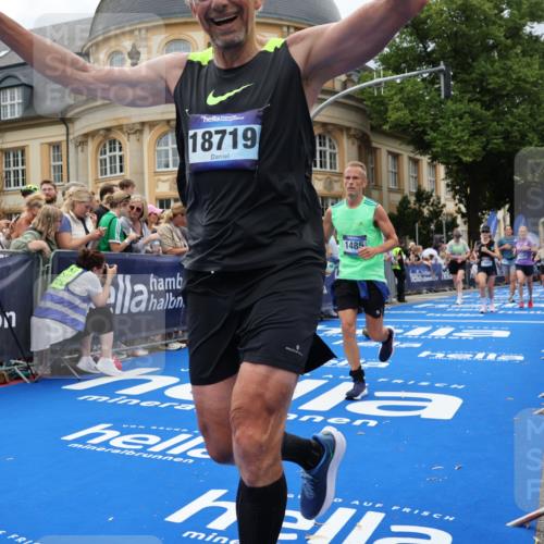 29.06.2025 - hella hamburg halbmarathon Strokosch-Dieckow http://msf.ph/oto/8311335 29.06.2025 10:57:04 Ziel 1387, 1485, 4167, 4261, 4299, 5033, 8669, 9884, 11143, 11212, 11612, 11638, 13691, 14139, 14408, 14588, 14678, 15726, 16470, 16909, 17617, 18208, 18719, 19091 meine-sportfotos.de