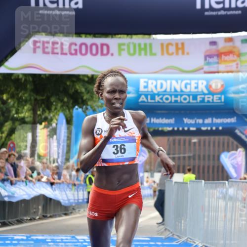 29.06.2025 - hella hamburg halbmarathon Strokosch-Dieckow http://msf.ph/oto/8311364 29.06.2025 10:11:55 Ziel 36 meine-sportfotos.de