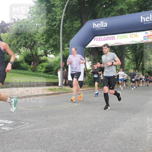 29.06.2025 - hella hamburg halbmarathon KatJ http://msf.ph/oto/8311432 29.06.2025 10:44:45 Zwischen KM18-KM19 2236, 2711, 7082, 7833 meine-sportfotos.de