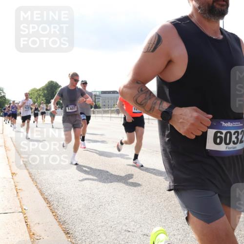 29.06.2025 - hella hamburg halbmarathon Lena Gebhardt http://msf.ph/oto/8311443 29.06.2025 09:47:10 Lombardsbrücke 1407, 10, 6032, 1002, 1053, 1396, 1407, 1411, 1577, 1910, 1959, 2121, 2228, 2243, 2563, 2774, 2836, 3005, 3783, 3790, 3935, 4246, 4740, 5152, 5193, 5660, 5961, 6032, 6305, 6473, 6915, 7080, 7466, 7622, 7628, 7831, 7867, 7972, 8312, 8323, 8366, 9171, 9376, 9508, 9519, 10477, 10771, 10927, 11055, 11370, 11806, 11898, 12137, 12204, 12899, 13148, 13199, 13493, 13494, 13729, 13771, 13972, 13991, 14069, 14310, 14385 meine-sportfotos.de