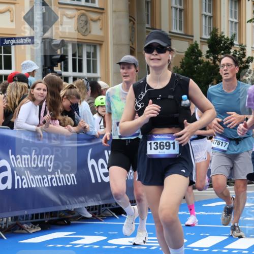 29.06.2025 - hella hamburg halbmarathon Strokosch-Dieckow http://msf.ph/oto/8311456 29.06.2025 10:57:06 Ziel 1387, 1485, 1877, 4167, 4261, 4299, 4940, 9884, 11143, 11612, 11638, 13691, 13750, 14139, 14408, 14588, 15110, 15664, 15726, 16470, 16909, 17617, 17660, 17993, 18208, 18719, 19091, 19184 meine-sportfotos.de