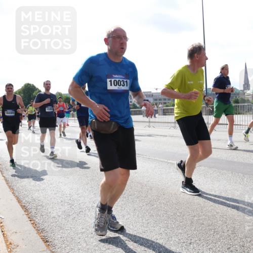 29.06.2025 - hella hamburg halbmarathon Lena Gebhardt http://msf.ph/oto/8311474 29.06.2025 09:59:51 Lombardsbrücke 18495, 15954, 34, 10031, 1006, 1125, 1264, 1319, 1334, 1366, 1595, 1642, 1834, 1914, 1955, 2099, 2282, 2348, 2364, 2391, 2432, 2447, 2582, 2584, 2630, 2676, 2677, 2910, 3279, 3668, 3836, 4013, 4231, 4426, 4632, 4772, 4796, 4837, 5015, 5134, 5277, 5299, 5341, 5465, 6174, 6201, 6202, 6414, 6415, 6462, 6581, 6587, 7833, 8330, 8520, 8542, 8652, 8846, 8929, 9142, 9488, 9903, 9907, 9984, 10020, 10031, 11039, 11568, 11844 meine-sportfotos.de