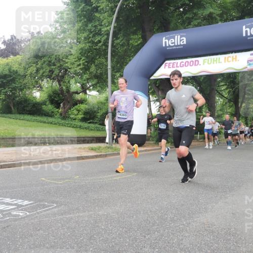 29.06.2025 - hella hamburg halbmarathon KatJ http://msf.ph/oto/8311477 29.06.2025 10:44:45 Zwischen KM18-KM19 2236, 2711, 7082, 7833 meine-sportfotos.de