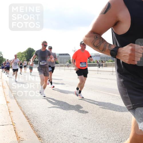 29.06.2025 - hella hamburg halbmarathon Lena Gebhardt http://msf.ph/oto/8311479 29.06.2025 09:47:10 Lombardsbrücke 1407, 508, 16177, 3, 6032, 1002, 1053, 1396, 1407, 1411, 1577, 1910, 1959, 2121, 2228, 2243, 2563, 2774, 2836, 3005, 3783, 3790, 3935, 4246, 4740, 5152, 5193, 5660, 5961, 6032, 6305, 6473, 6915, 7080, 7466, 7622, 7628, 7831, 7867, 7972, 8312, 8323, 8366, 9171, 9376, 9508, 9519, 10477, 10771, 10927, 11055, 11370, 11806, 11898, 12137, 12204, 12899, 13148, 13199, 13493, 13494, 13729, 13771, 13972, 13991, 14069, 14310, 14385 meine-sportfotos.de