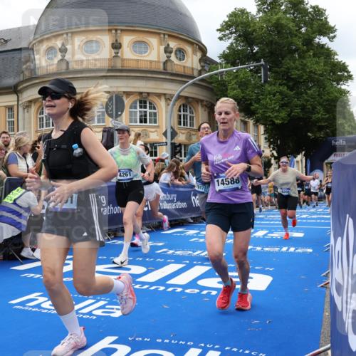 29.06.2025 - hella hamburg halbmarathon Strokosch-Dieckow http://msf.ph/oto/8311572 29.06.2025 10:57:07 Ziel 1387, 1485, 1877, 4167, 4261, 4299, 4940, 9577, 9884, 11143, 11590, 11612, 13691, 13750, 14139, 14408, 14588, 15110, 15664, 15726, 16909, 17617, 17660, 17993, 18208, 18719, 19091, 19184 meine-sportfotos.de