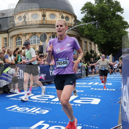 29.06.2025 - hella hamburg halbmarathon Strokosch-Dieckow http://msf.ph/oto/8311610 29.06.2025 10:57:08 Ziel 1387, 1485, 1877, 2676, 4167, 4261, 4940, 9577, 9884, 10383, 11143, 11590, 11612, 13691, 13750, 14139, 14408, 14588, 15110, 15664, 15726, 16909, 17617, 17660, 17848, 17993, 18208, 18719, 19184 meine-sportfotos.de