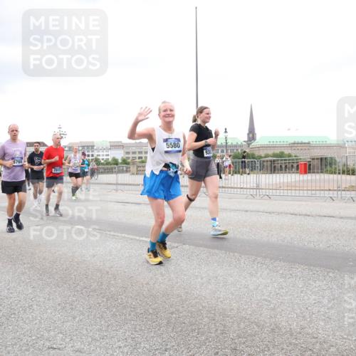 29.06.2025 - hella hamburg halbmarathon Lena Gebhardt http://msf.ph/oto/8311665 29.06.2025 10:56:32 Lombardsbrücke 17494, 18247, 8766, 2915, 5580, 938, 146, 1047, 1113, 1738, 1909, 2095, 2143, 2307, 2887, 2915, 2991, 3257, 3418, 3438, 3516, 3517, 3520, 3614, 3675, 3676, 3953, 3987, 4083, 4094, 4118, 4354, 4773, 4836, 5237, 5438, 5580, 5693, 5757, 5911, 5944, 6348, 6349, 6690, 6968, 7025, 7028, 7090, 7307, 7381, 7711, 8005, 8108, 8150, 8305, 8517, 8606, 8766, 8939, 8943, 9172, 9210, 9383, 9435, 9606, 9910, 9948, 9953, 10555, 10569, 10571, 10740, 10784, 10987 meine-sportfotos.de