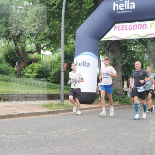 29.06.2025 - hella hamburg halbmarathon KatJ http://msf.ph/oto/8311714 29.06.2025 10:44:48 Zwischen KM18-KM19 1611, 2236, 6595, 7082 meine-sportfotos.de
