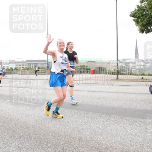 29.06.2025 - hella hamburg halbmarathon Lena Gebhardt http://msf.ph/oto/8311760 29.06.2025 10:56:33 Lombardsbrücke 8766, 7092, 2915, 5580, 9383, 146, 1047, 1113, 1738, 1909, 2095, 2143, 2307, 2887, 2915, 2991, 3257, 3418, 3438, 3516, 3517, 3520, 3614, 3675, 3676, 3953, 3987, 4083, 4094, 4118, 4354, 4773, 4836, 5237, 5438, 5580, 5693, 5757, 5911, 5944, 6348, 6349, 6690, 6968, 7025, 7028, 7090, 7307, 7381, 7711, 8005, 8108, 8150, 8305, 8517, 8606, 8766, 8939, 8943, 9172, 9210, 9383, 9435, 9606, 9910, 9948, 9953, 10555, 10569, 10571, 10740, 10784, 10987 meine-sportfotos.de