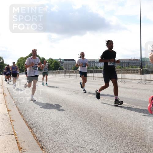 29.06.2025 - hella hamburg halbmarathon Lena Gebhardt http://msf.ph/oto/8311768 29.06.2025 09:47:11 Lombardsbrücke 16645, 4740, 15348, 9508, 1002, 1053, 1396, 1407, 1411, 1577, 1910, 1959, 2121, 2228, 2563, 2774, 2836, 3005, 3783, 3790, 3935, 4246, 4740, 5193, 5660, 5961, 6032, 6305, 6473, 6915, 7080, 7466, 7622, 7831, 7867, 7972, 8323, 8366, 9171, 9376, 9508, 9519, 10477, 10771, 10927, 11055, 11370, 11806, 11898, 12137, 12204, 12899, 13148, 13199, 13493, 13494, 13729, 13771, 13972, 13991, 14069, 14385, 14459 meine-sportfotos.de