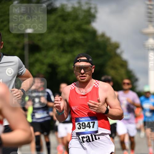 29.06.2025 - hella hamburg halbmarathon Dr. Thomas Lammeyer http://msf.ph/oto/8311799 29.06.2025 09:54:52 Kennedybrücke 1136, 1256, 1912, 1941, 1962, 2579, 2972, 3523, 3700, 3947, 4759, 4843, 4854, 4865, 4888, 4889, 5087, 5275, 5375, 5410, 6593, 6721, 6901, 7116, 7284, 7378, 7635, 7693, 8319, 9262, 9313, 9371, 9380, 9755, 9833, 9885, 10193, 10415, 10469 meine-sportfotos.de