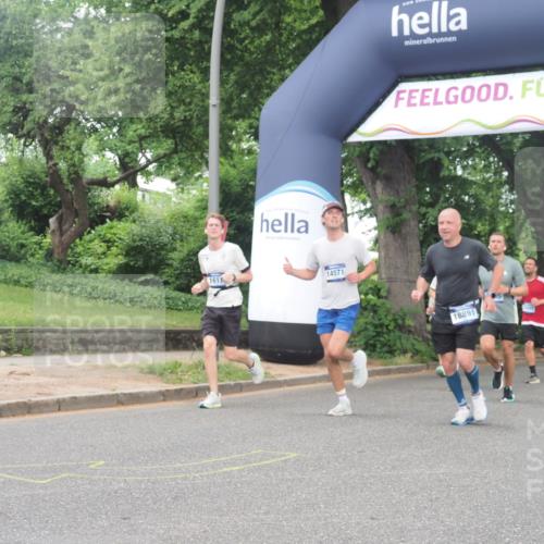 29.06.2025 - hella hamburg halbmarathon KatJ http://msf.ph/oto/8311801 29.06.2025 10:44:48 Zwischen KM18-KM19 1611, 2236, 6595, 7082 meine-sportfotos.de
