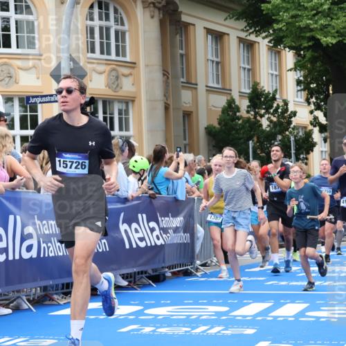 29.06.2025 - hella hamburg halbmarathon Strokosch-Dieckow http://msf.ph/oto/8311806 29.06.2025 10:57:10 Ziel 1387, 1877, 2417, 2676, 4167, 4261, 4940, 8585, 9577, 9884, 9934, 10383, 11590, 11612, 13691, 13750, 14139, 14408, 14588, 15110, 15229, 15664, 15726, 16909, 17617, 17660, 17779, 17848, 17993, 18208, 19184 meine-sportfotos.de