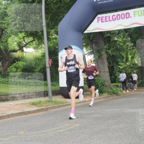 29.06.2025 - hella hamburg halbmarathon KatJ http://msf.ph/oto/8311845 29.06.2025 10:15:23 Zwischen KM18-KM19  meine-sportfotos.de