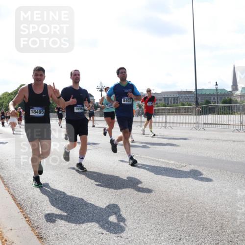 29.06.2025 - hella hamburg halbmarathon Lena Gebhardt http://msf.ph/oto/8311850 29.06.2025 09:59:51 Lombardsbrücke 15954, 18495, 1477, 5015, 8402, 1006, 1125, 1264, 1319, 1334, 1366, 1595, 1642, 1834, 1914, 1955, 2099, 2282, 2348, 2364, 2391, 2432, 2447, 2582, 2584, 2630, 2676, 2677, 2910, 3279, 3668, 3836, 4013, 4231, 4426, 4632, 4772, 4796, 4837, 5015, 5134, 5277, 5299, 5341, 5465, 6174, 6201, 6202, 6414, 6415, 6462, 6581, 6587, 7833, 8330, 8520, 8542, 8652, 8846, 8929, 9142, 9488, 9903, 9907, 9984, 10020, 10031, 11039, 11568, 11844 meine-sportfotos.de